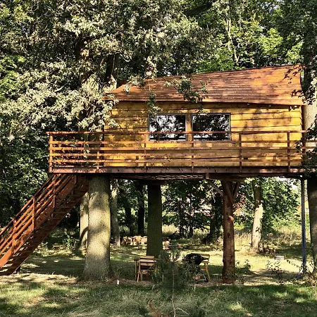 Tree Vill Hotel Goledzinow Exterior photo