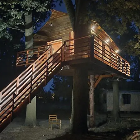 Tree Vill Hotel Goledzinow Exterior photo