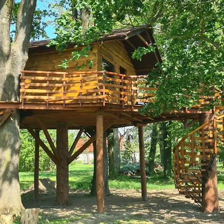 Tree Vill Hotel Goledzinow Exterior photo