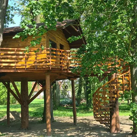 Tree Vill Hotel Goledzinow Exterior photo
